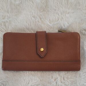 Fossil Tan Leather Wallet with Gold Accent